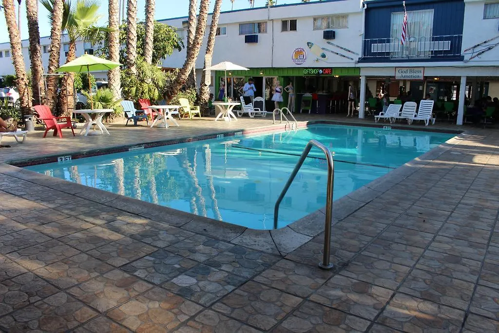 La Adventurer Hotel contacts