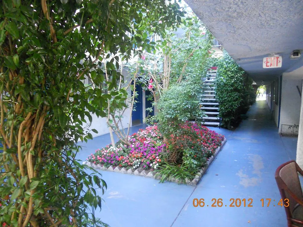 La Adventurer Hotel Inglewood