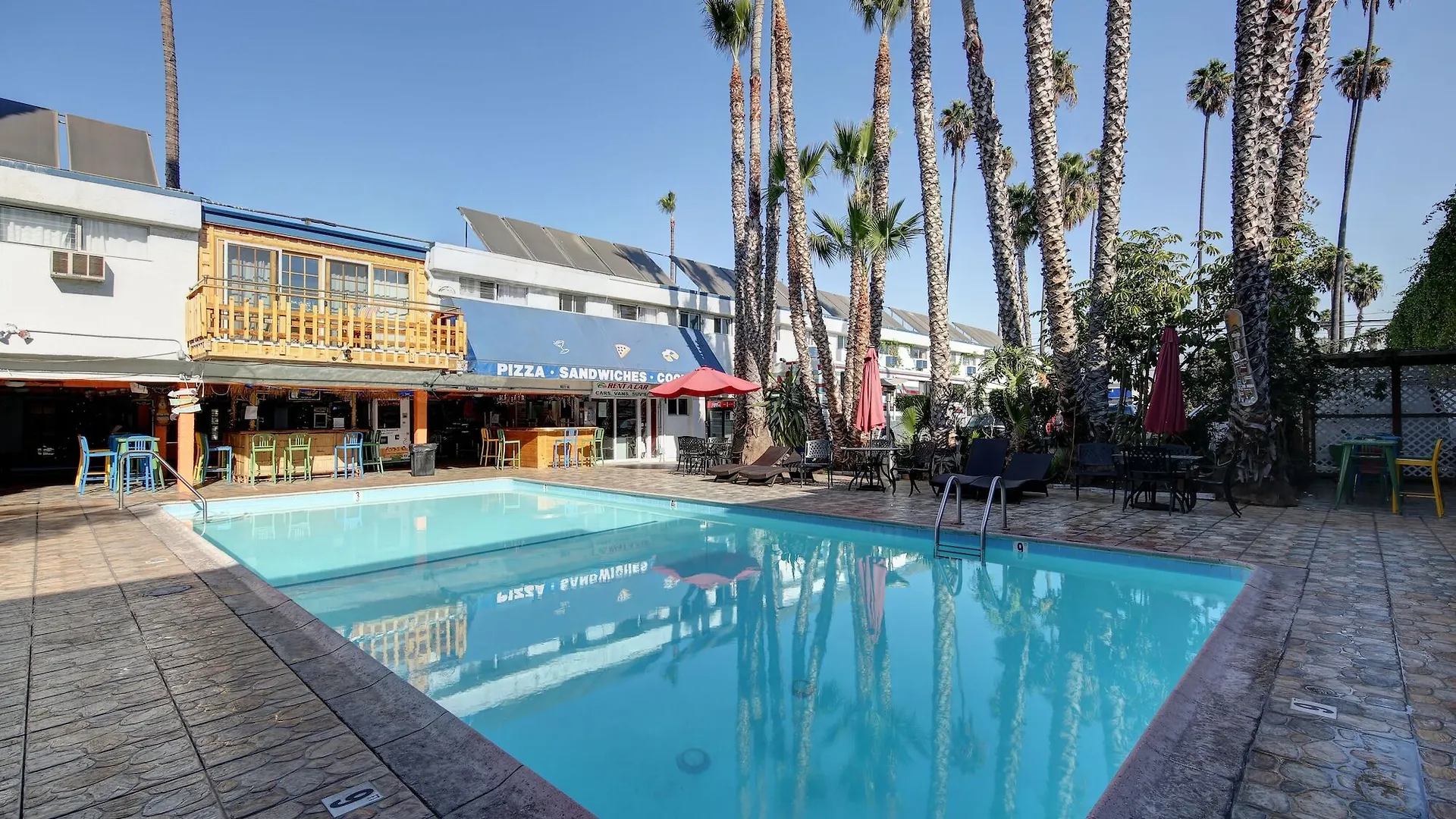 La Adventurer Hotel Inglewood