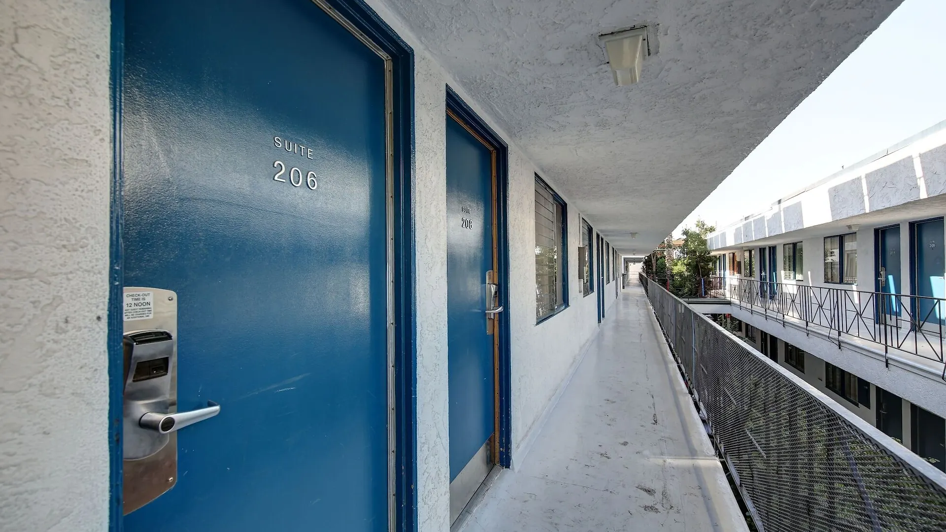 La Adventurer Hotel Inglewood